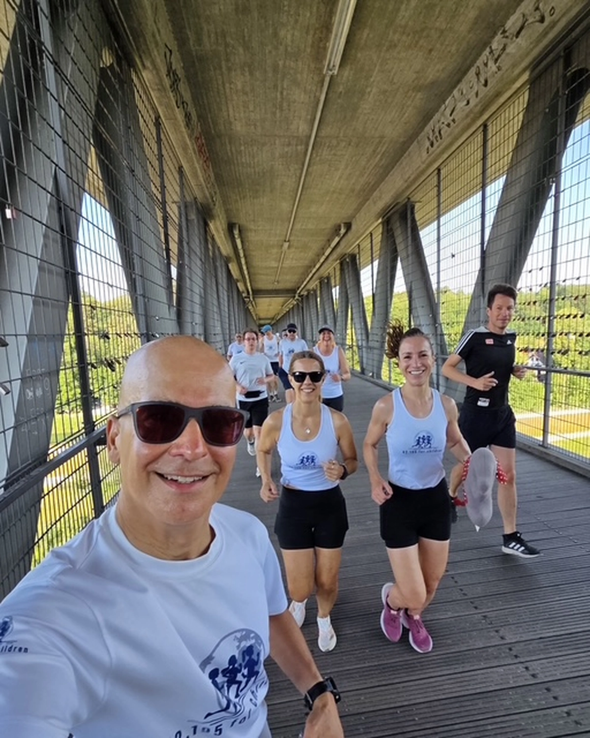 42.195 for Children - a global running initiative - team