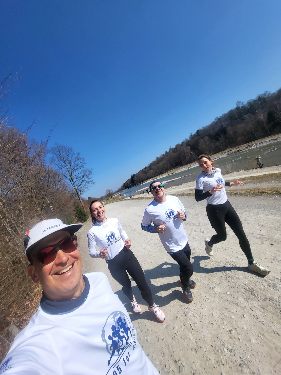 42.195 for Children - a global running initiative - team